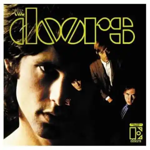 Welcher berühmte Rockmusiker produzierte das Debütalbum von The Doors?