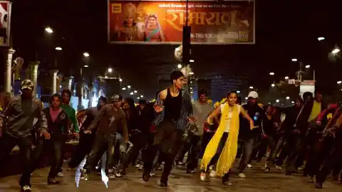 ¿Qué Ganadora de la Mejor Película Terminó con este Épico Número de Baile de Bollywood?